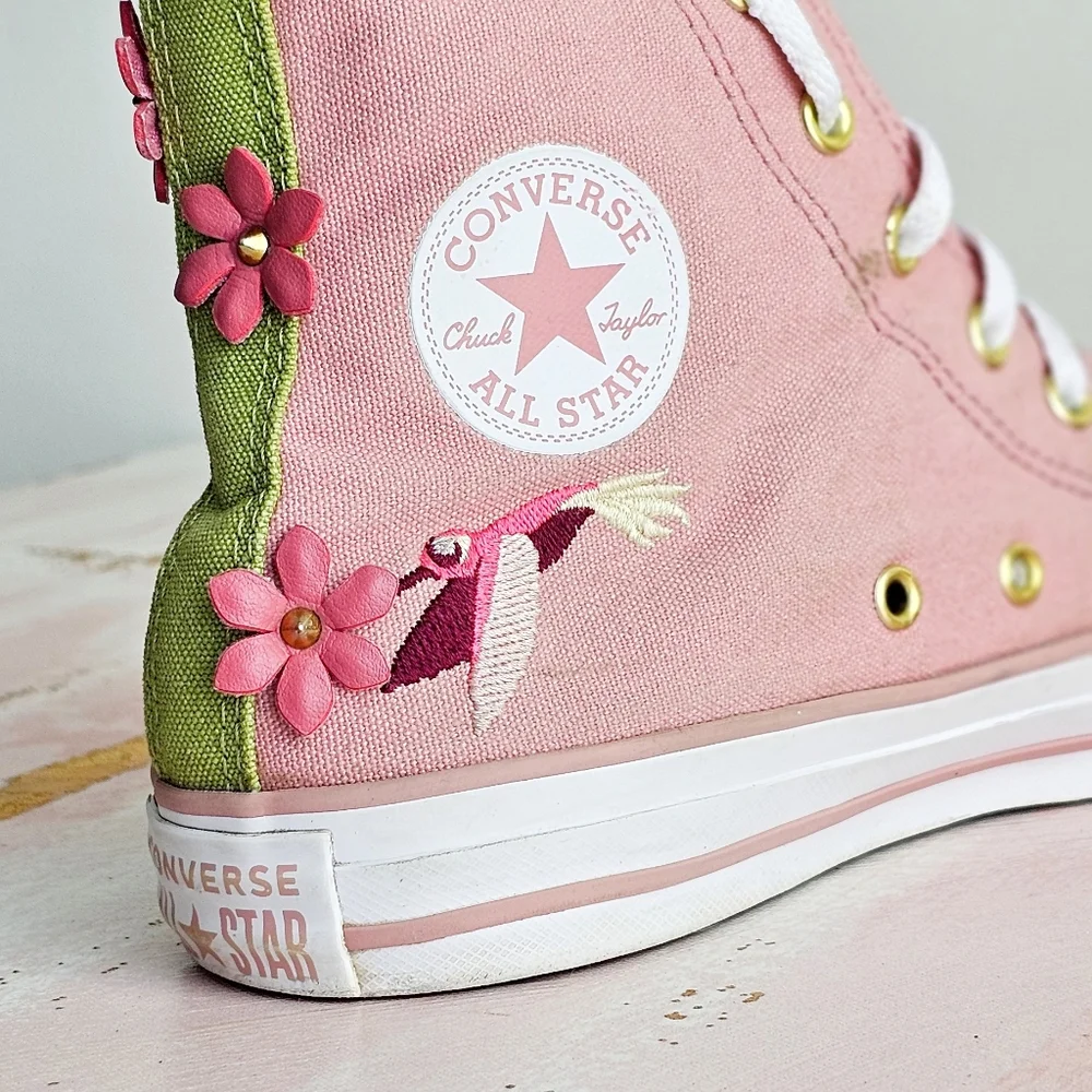 Rare Converse Chuck Taylor All Star 3D Blooms & Hummingbirds High Top Kid Size 5